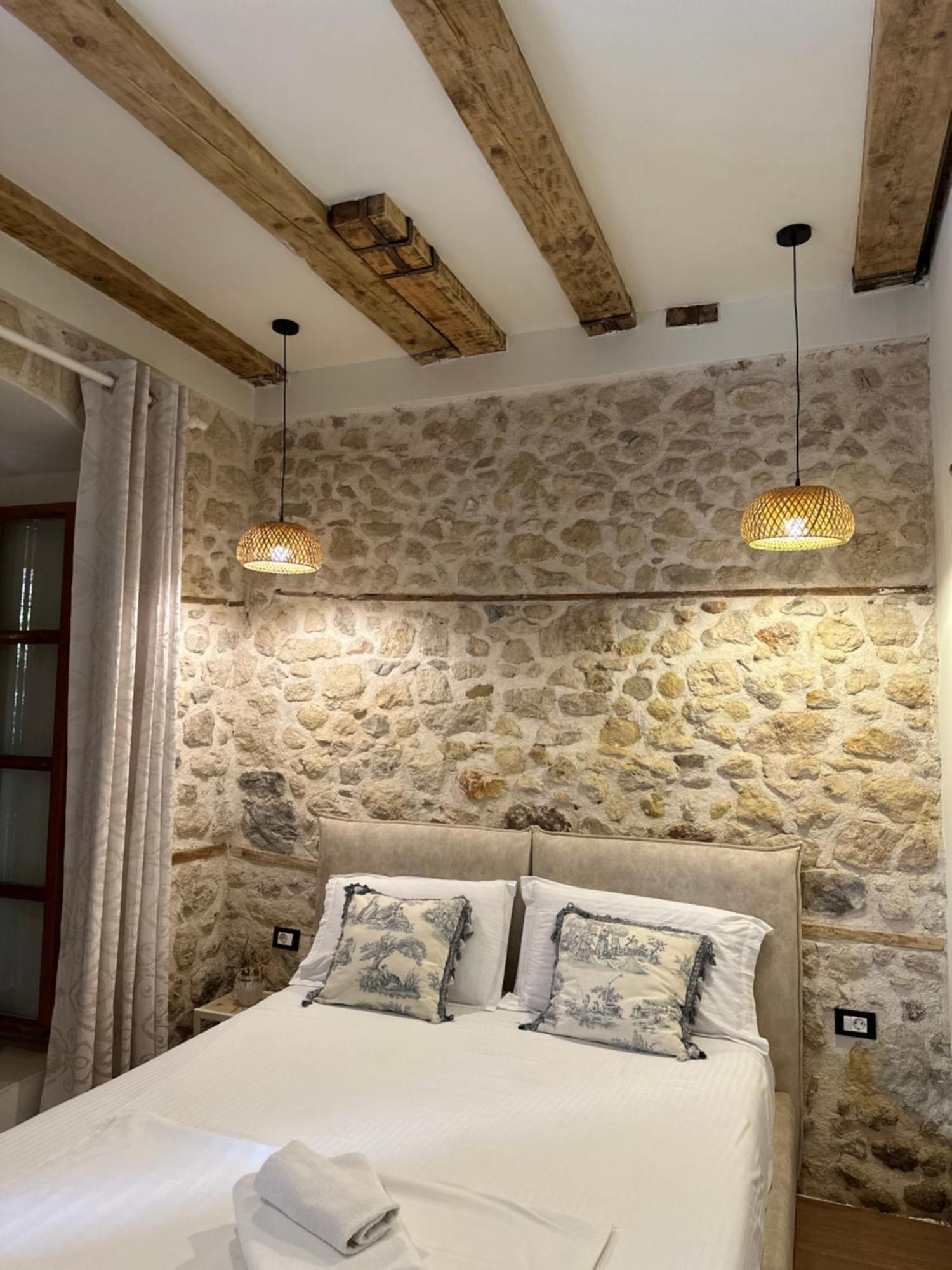 Bohemian Boutique Suites فلورا المظهر الخارجي الصورة